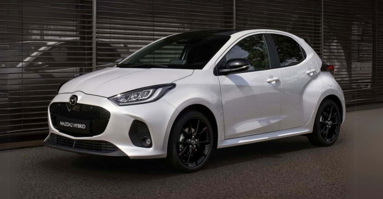 Mazda 2 Hybrid Centre Line